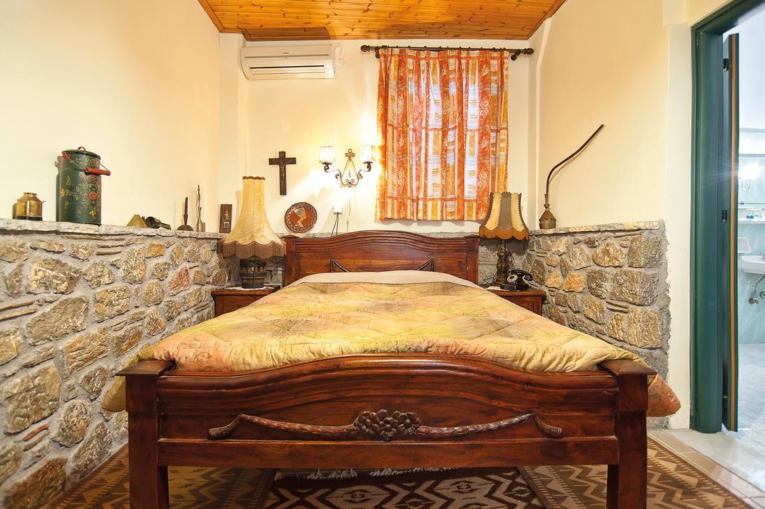 Alexandros Pension Делфи Екстериор снимка